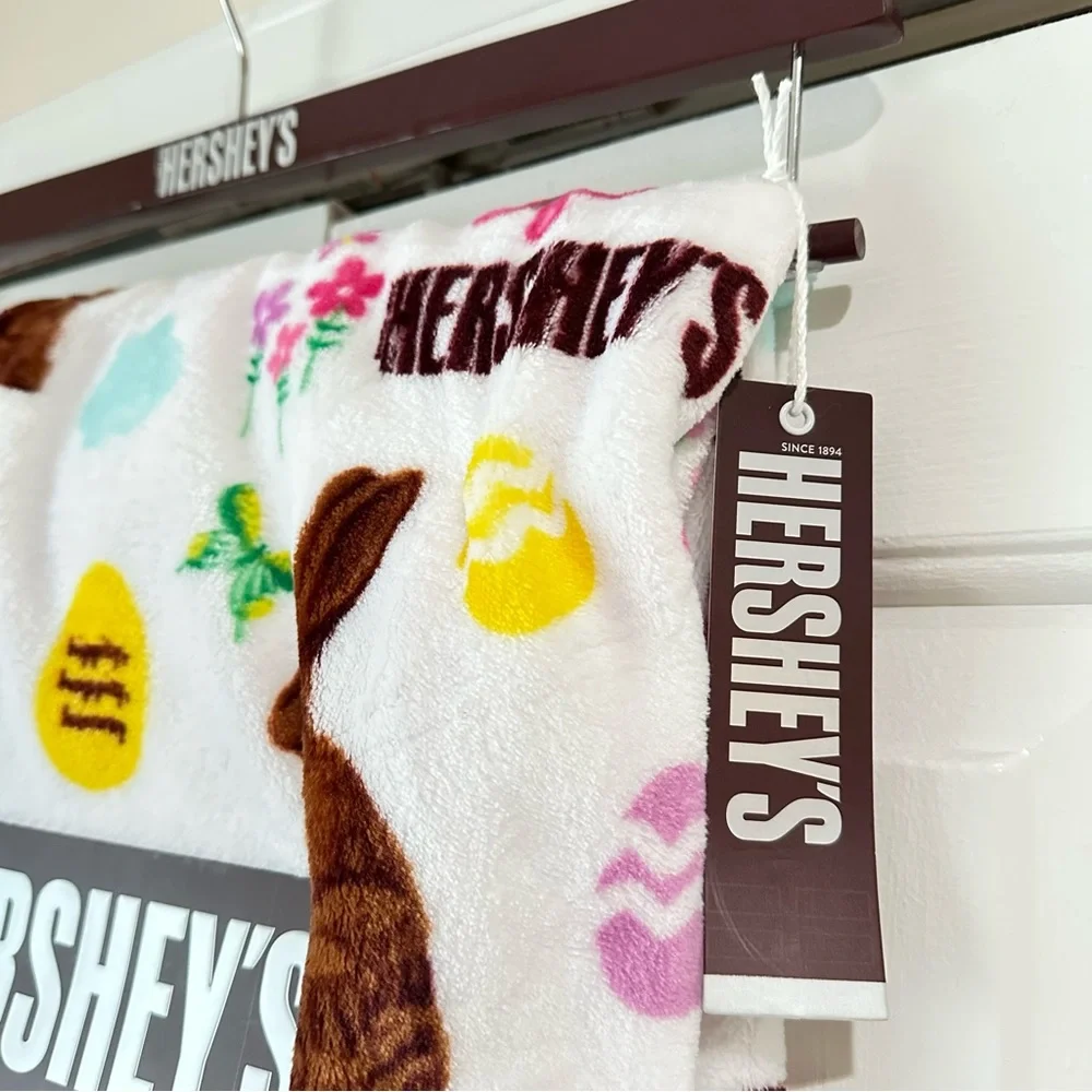 Hershey's Easter Bunny Oversized Plush Throw Blanket 60” x 70”